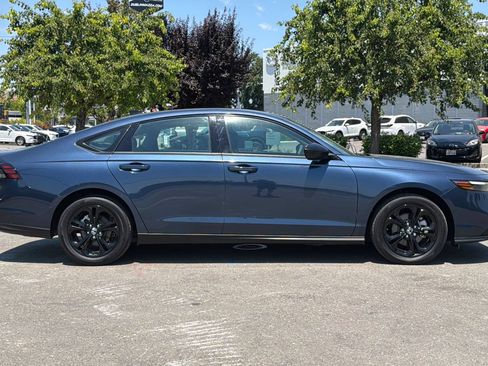 Used 2025 Honda Accord SE image 3