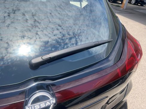 Used 2022 Nissan Kicks S FWD image 32