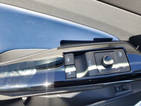 New 2025 Volkswagen ID.4 Pro S image 31