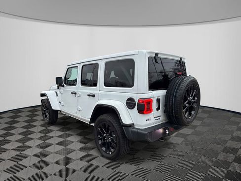 Certified 2025 Jeep Wrangler Unlimited Sahara w/ Safety Group AWD/4WD image 5