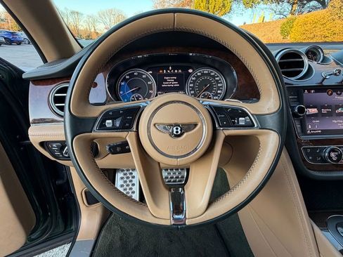 Certified 2017 Bentley Bentayga image 17