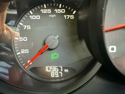 Used 2019 Porsche 718 Boxster image 33