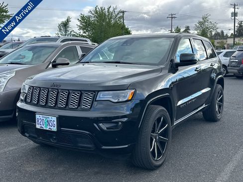 Used 2022 Jeep Grand Cherokee Laredo X AWD/4WD image 1