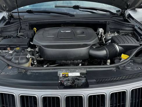 Used 2016 Jeep Grand Cherokee Laredo w/ Quick Order Package 23E AWD/4WD image 25