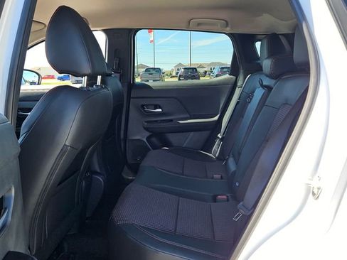 Used 2025 Nissan Kicks SR image 6