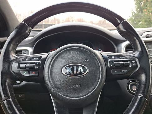 Used 2016 Kia Sorento SX image 16