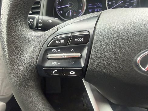 Used 2019 Hyundai Elantra SE FWD image 13
