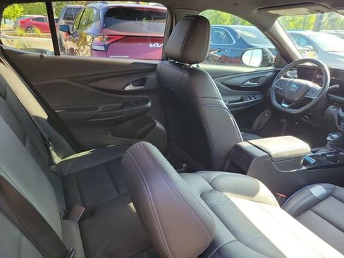 Used 2024 Buick Envista Sport Touring w/ Convenience I Package FWD image 32