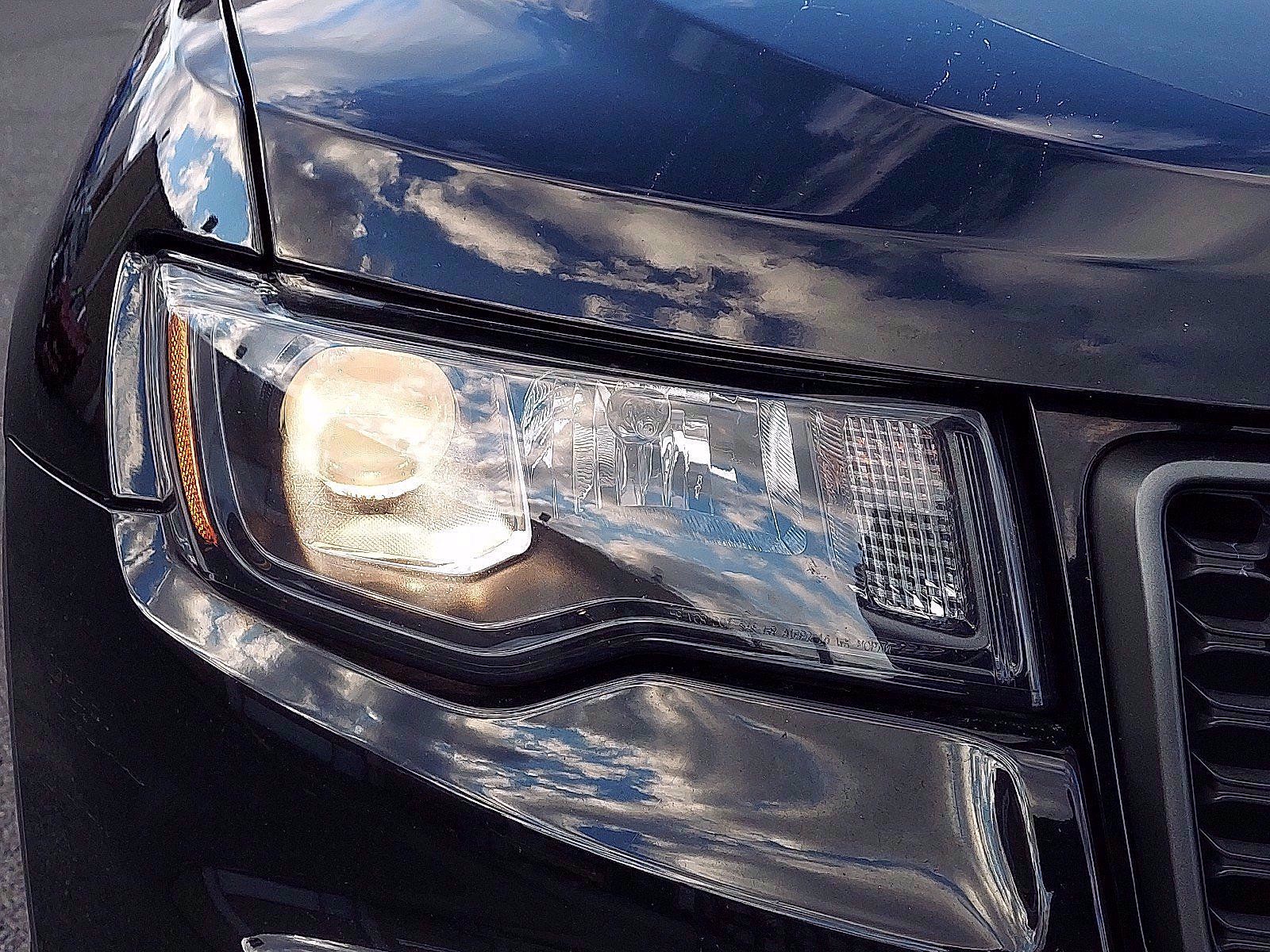 Used 2018 Jeep Grand Cherokee Trailhawk AWD/4WD image 9