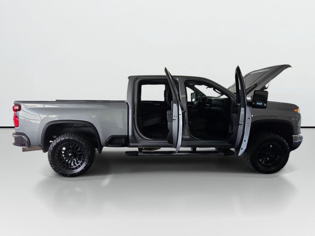 Used 2025 Chevrolet Silverado 2500 LT w/ Convenience Package AWD/4WD image 8