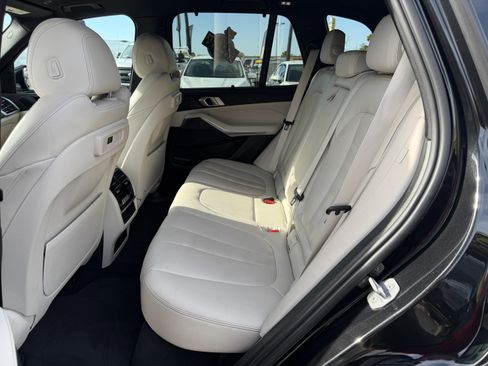 Used 2022 BMW X5 xDrive40i w/ Climate Comfort Package AWD/4WD image 11