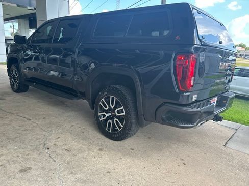 Used 2023 GMC Sierra 1500 AT4 w/ AT4 Premium Package AWD/4WD image 5