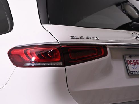 Used 2022 Mercedes-Benz GLS 450 4MATIC image 11