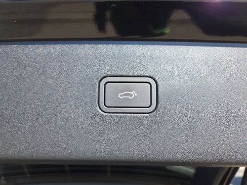 Used 2025 Volvo EX30 Plus image 9