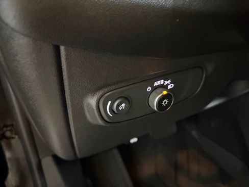 Used 2023 Chevrolet Equinox RS w/ LPO, Floor Liner Package AWD/4WD image 39