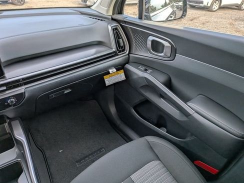 New 2026 Kia Sorento LX FWD image 19