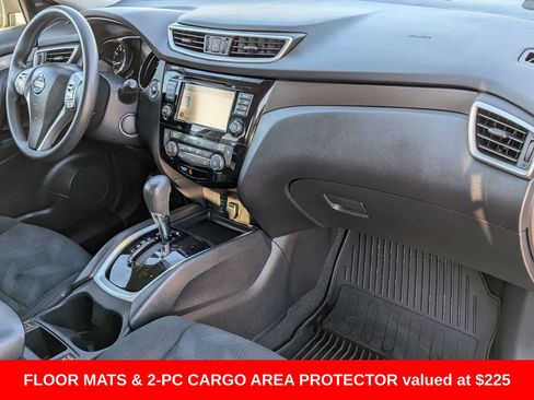 Used 2016 Nissan Rogue SV w/ SV Premium Package image 27