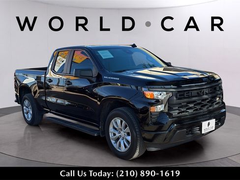 Used 2024 Chevrolet Silverado 1500 Custom image 2