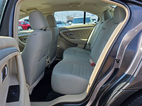 Used 2018 Ford Taurus SE image 30