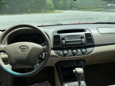 Used 2005 Toyota Camry LE FWD image 20