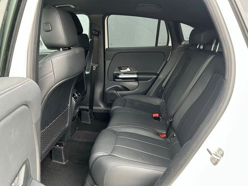 Used 2025 Mercedes-Benz GLA 250 4MATIC image 17
