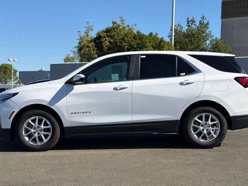 Used 2022 Chevrolet Equinox LT w/ LPO, Floor Liner Package FWD image 9