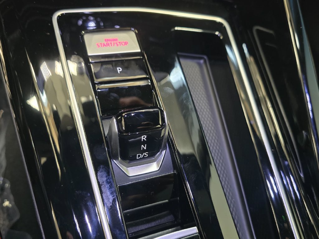 New 2026 Volkswagen GTI SE FWD image 23