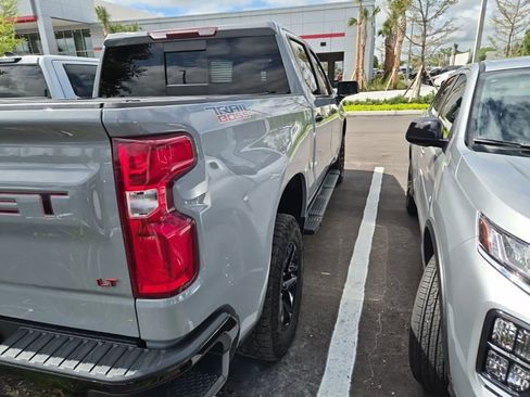 Used 2024 Chevrolet Silverado 1500 LT Trail Boss w/ Convenience Package II image 10