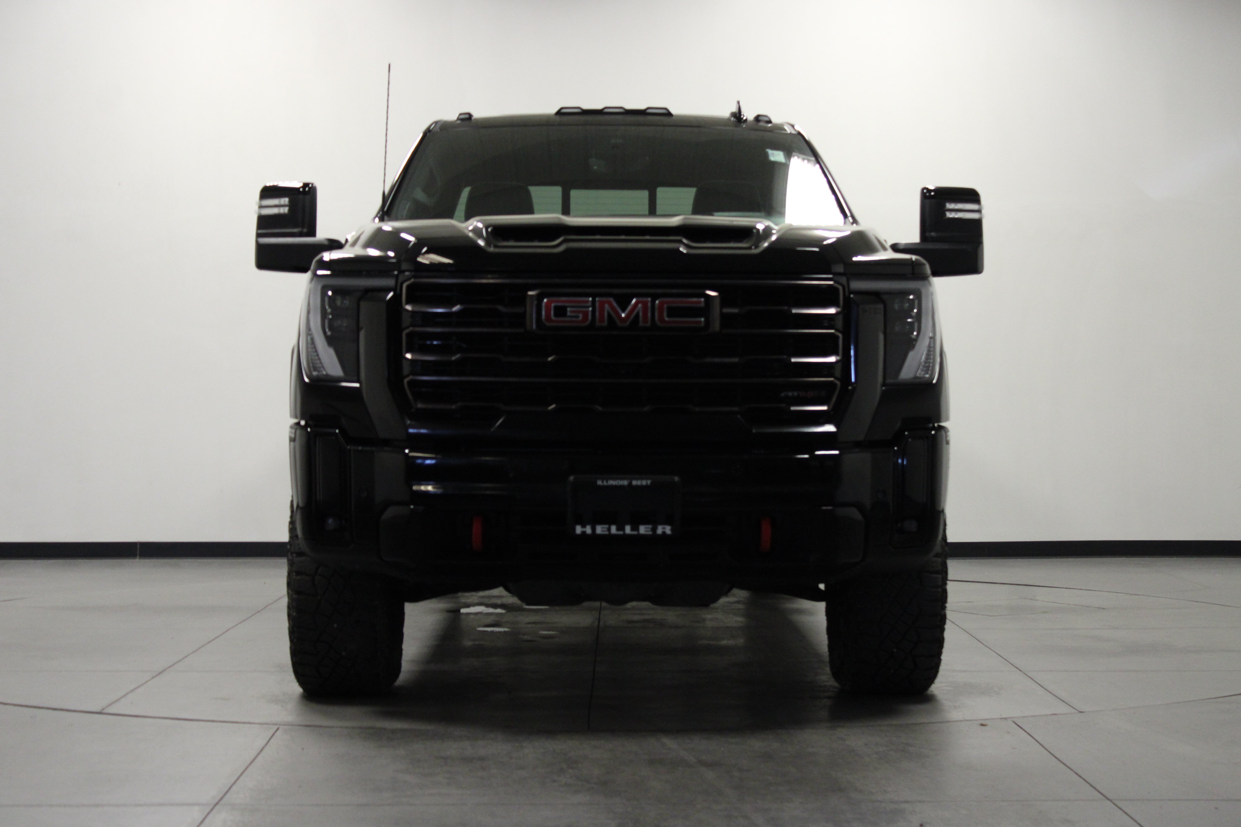 Used 2025 GMC Sierra 2500 AT4X AWD/4WD image 9