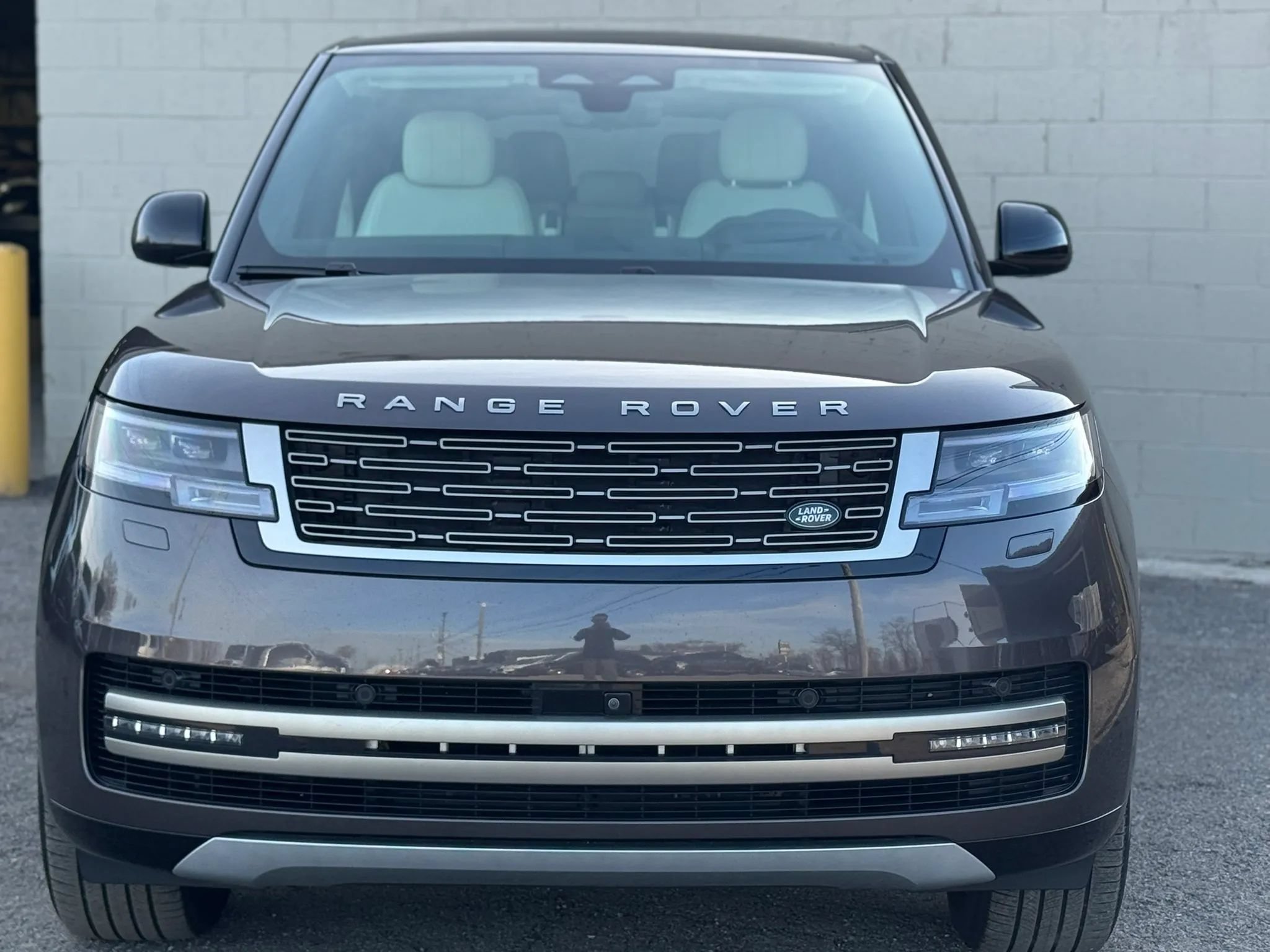 Used 2025 Land Rover Range Rover Long Wheelbase SE AWD/4WD image 10