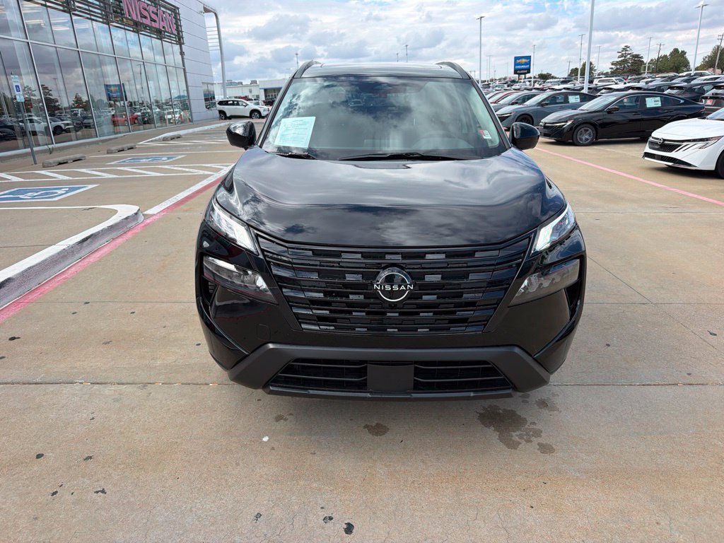 Used 2026 Nissan Rogue Dark Armor FWD image 8
