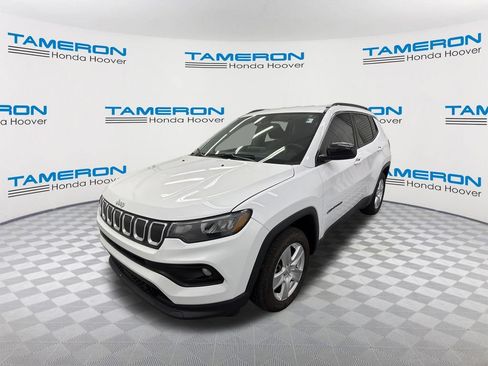 Used 2022 Jeep Compass Latitude FWD image 1