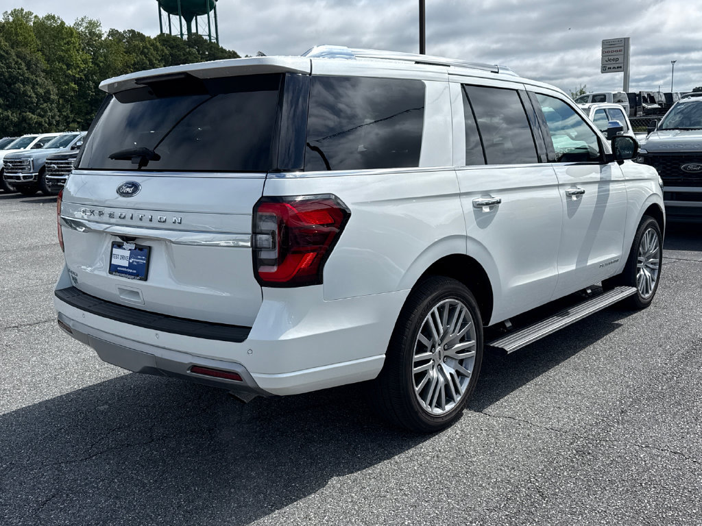 Used 2023 Ford Expedition Platinum AWD/4WD image 7