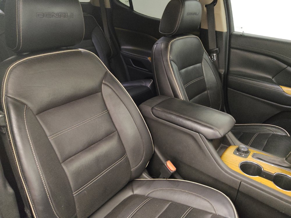 Used 2019 GMC Acadia Denali w/ Technology Package FWD image 21