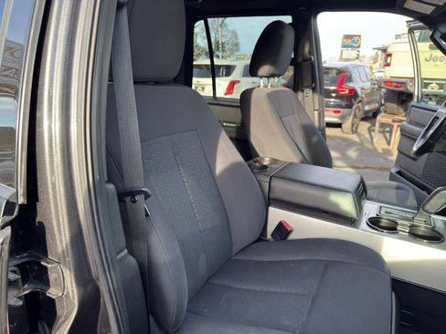 Used 2017 Ford Expedition EL XLT image 18