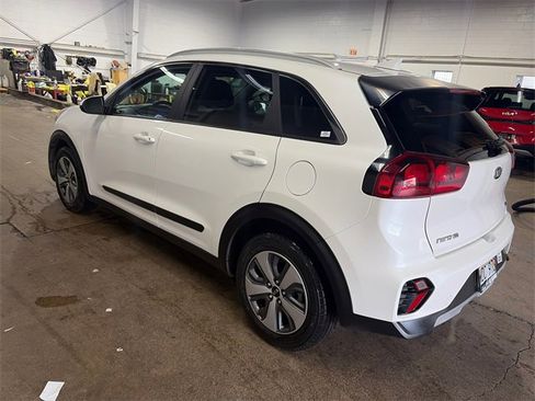 Used 2021 Kia Niro LX image 6