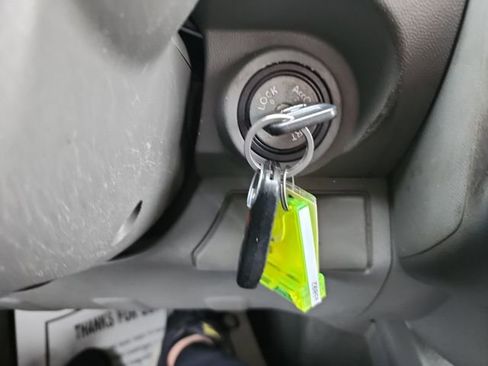 Used 2019 Nissan Frontier SV image 28