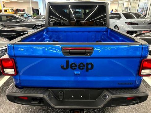 Used 2021 Jeep Gladiator Sport image 6