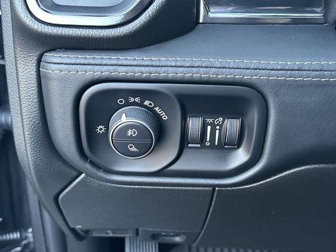 Used 2023 RAM 3500 Limited image 29