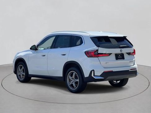 Used 2023 BMW X1 xDrive28i AWD/4WD image 3