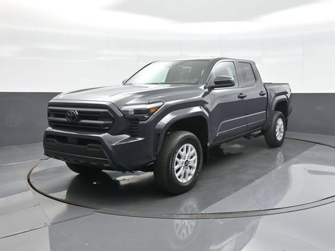 Certified 2024 Toyota Tacoma SR w/ SR Upgrade Package AWD/4WD image 3