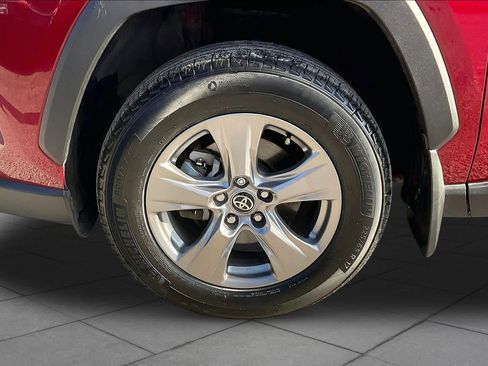 Used 2025 Toyota RAV4 LE AWD/4WD image 11