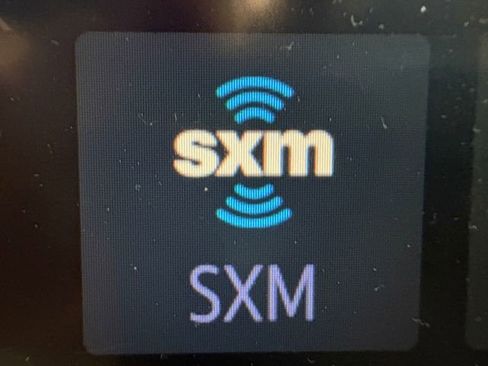 Used 2021 Toyota Venza LE image 9