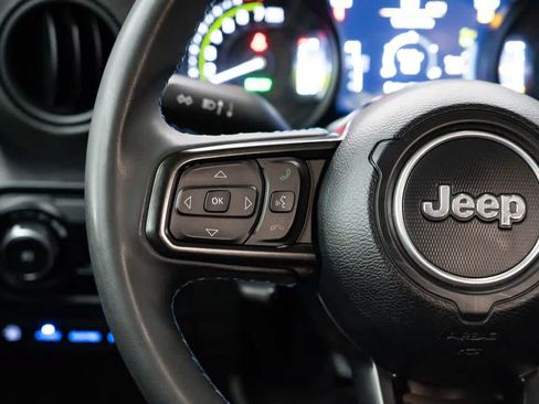 Used 2024 Jeep Wrangler Unlimited Rubicon 4xe AWD/4WD image 15