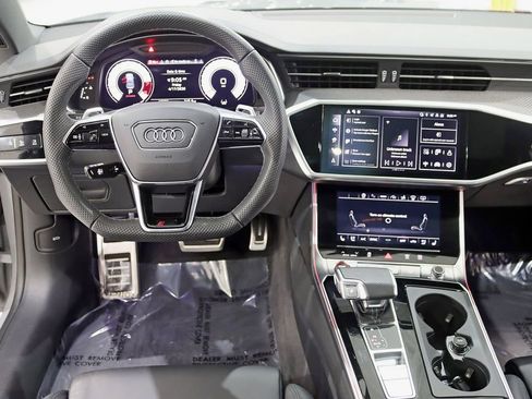 Used 2024 Audi RS 7 Performance AWD/4WD image 21