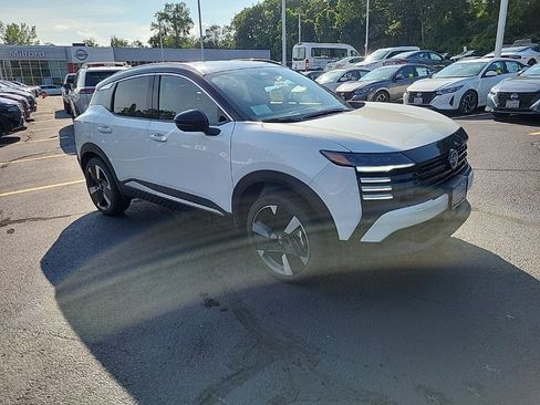 New 2026 Nissan Kicks SR w/ Cold Weather Package image 8