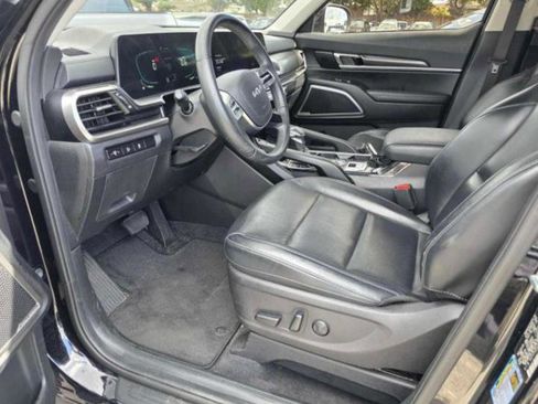 Used 2023 Kia Telluride S w/ S Sunroof Package image 5
