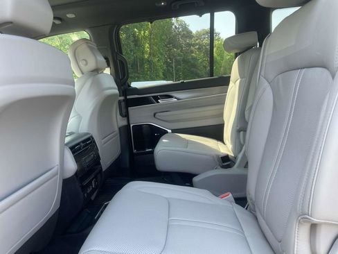 New 2026 Jeep Grand Wagoneer L Limited AWD/4WD image 20