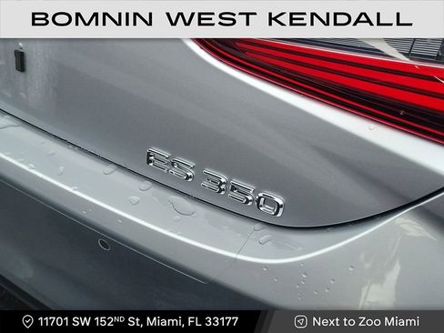Used 2025 Lexus ES 350 w/ Premium Package image 5