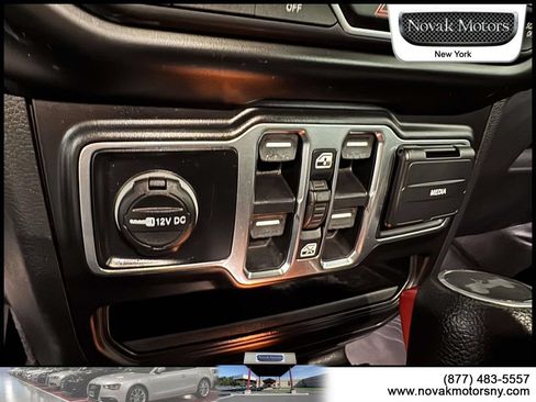 Used 2022 Jeep Wrangler Unlimited Sport AWD/4WD image 23